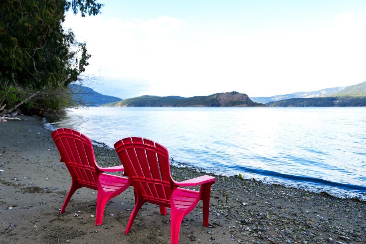 Sea And Cedar Retreat-A Home In A Tranquil Setting Cowichan Bay Exterior photo